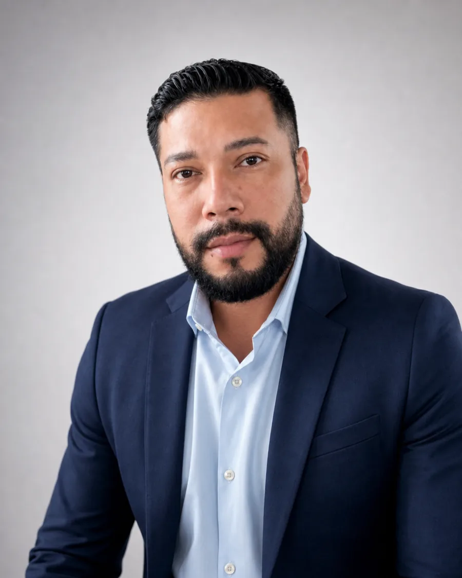 Isaac De León, Director of Business Excellence & Supply Chain Solutions